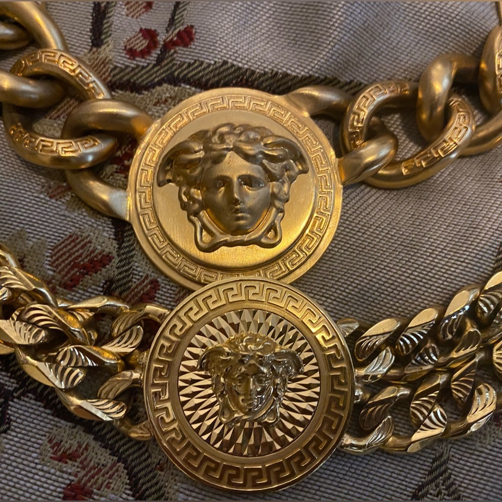 VERSACE MEDUSA CHAIN NECKLACE AND BRACELET SET!!! - Picture 2 of 2